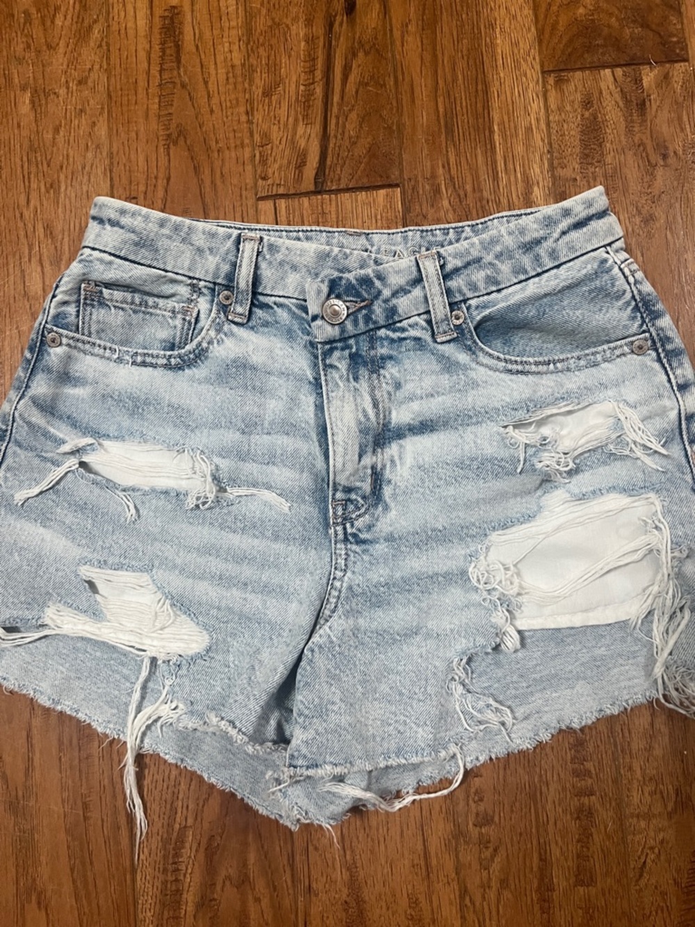 American Eagle Outfitters Light Denim Shorts distressed jeans shorts Sz 4 #933 - Picture 2 of 8
